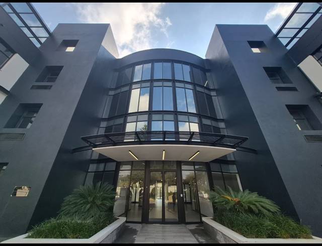146M² OFFICE TO LET IN SANDHURST